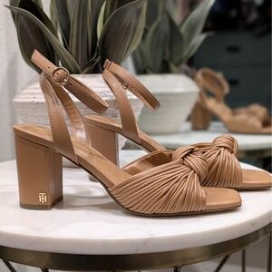 Tommy Hilfiger Sarifina Knotted Block Heel Sandals Size 8M in Tan